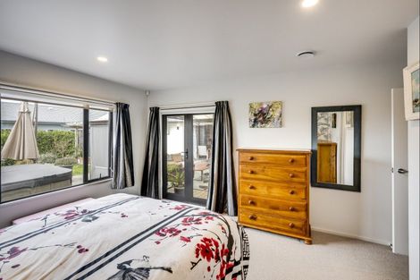 Photo of property in 5 Scott Place, Havelock North, 4130