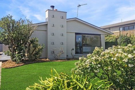 Photo of property in 128 Effingham Street, North New Brighton, Christchurch, 8083