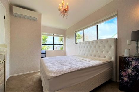Photo of property in 16 Cherub Place, West Harbour, Auckland, 0618