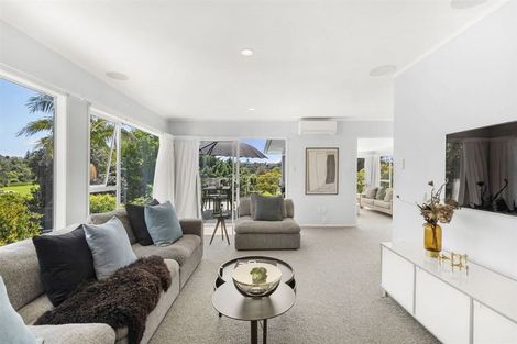 Photo of property in 14 Tarahanga Street, Northcote, Auckland, 0627