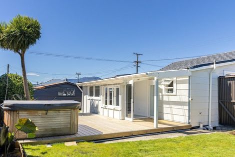 Photo of property in 25 Rintoul Street, Westport, 7825