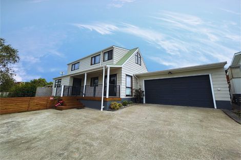 Photo of property in 14a Chablis Place, Henderson, Auckland, 0612
