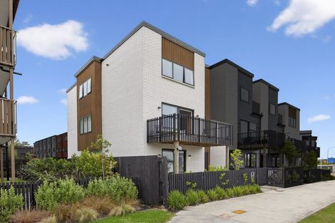 Photo of property in 4/271 Ormiston Road, Flat Bush, Auckland, 2019