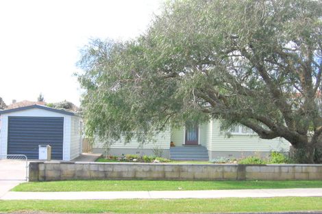 Photo of property in 15 View Road, Papakura, 2110