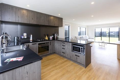 Photo of property in 18 Cynisca Crescent, Wallaceville, Upper Hutt, 5018