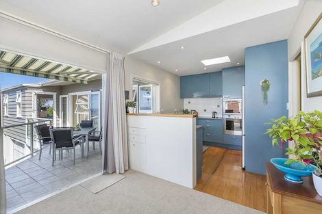 Photo of property in 21a Seaview Road, Castor Bay, Auckland, 0620
