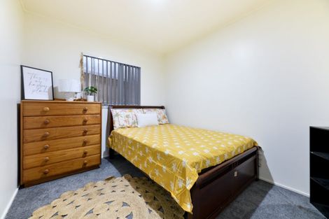Photo of property in 2/8 Adriatic Avenue, Henderson, Auckland, 0612