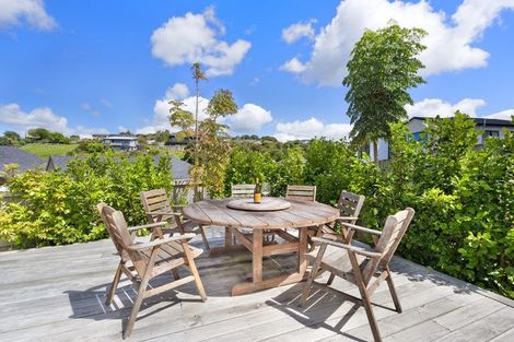 Photo of property in 18 Kahu Close, Orewa, 0931