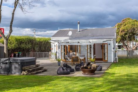 Photo of property in 234 Main Street, Greytown, 5712