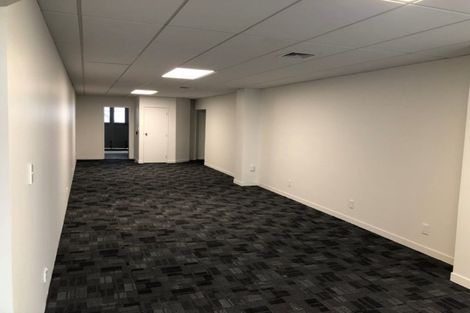 Photo of property in 264 Great North Road, Henderson, Auckland, 0612