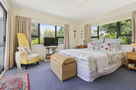 Photo of property in 73 Stottholm Road, Titirangi, Auckland, 0604