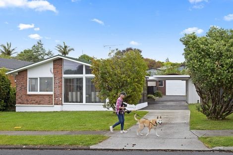 Photo of property in 26 Beechdale Crescent, Pakuranga Heights, Auckland, 2010