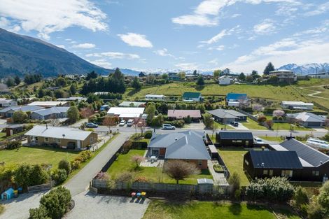 Photo of property in 20 Hewson Crescent, Lake Hawea, Wanaka, 9382