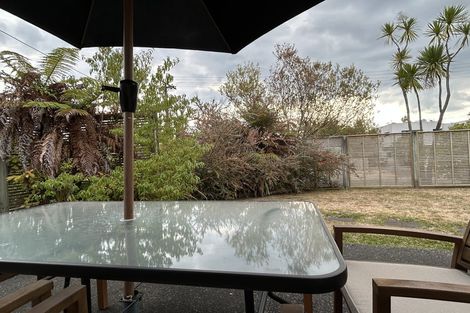 Photo of property in 1/12 Gradwell Place, Two Mile Bay, Taupo, 3330