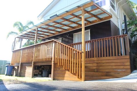 Photo of property in 1/179 Carlisle Road, Northcross, Auckland, 0632