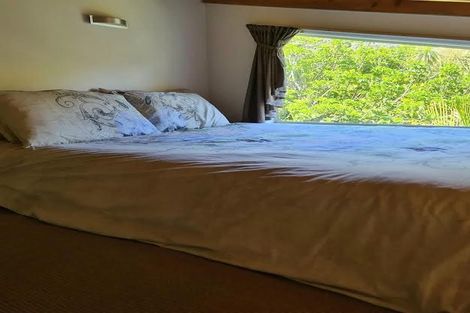 Photo of property in 10-12 Glenesk Road, Piha, New Lynn, 0772