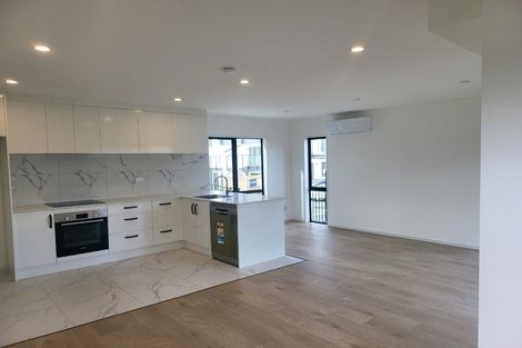 Photo of property in 2 Dotterel Place, Westgate, Auckland, 0614