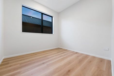 Photo of property in 16 Kotiu Place, Massey, Auckland, 0614