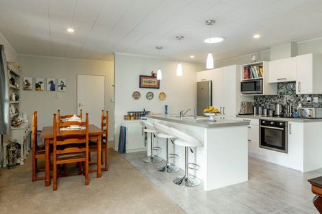 Photo of property in 102 Waikawa Road, Picton, 7220