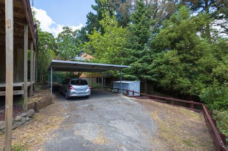 Photo of property in 35 Heathcote Place, Fitzherbert, Palmerston North, 4410