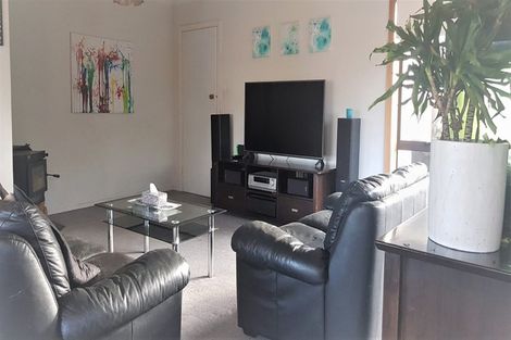 Photo of property in 10 Emlyn Place, Avondale, Christchurch, 8061