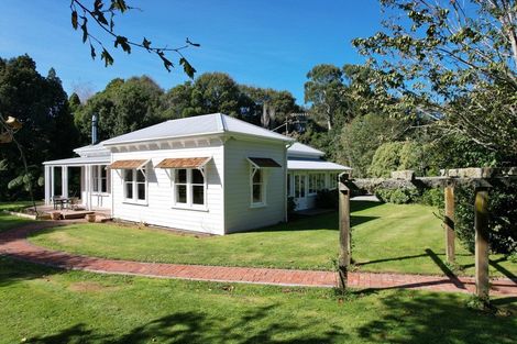 Photo of property in 365 Corbett Road, Paraite, New Plymouth, 4373