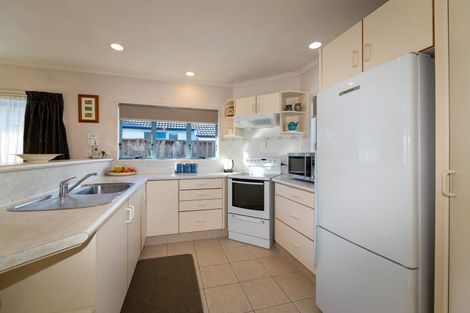 Photo of property in 2/189 Gloucester Street, Taradale, Napier, 4112