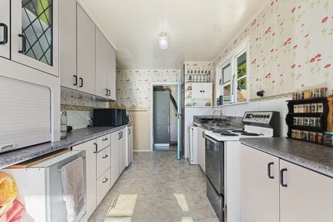 Photo of property in 70 Glenpark Avenue, Frankleigh Park, New Plymouth, 4310