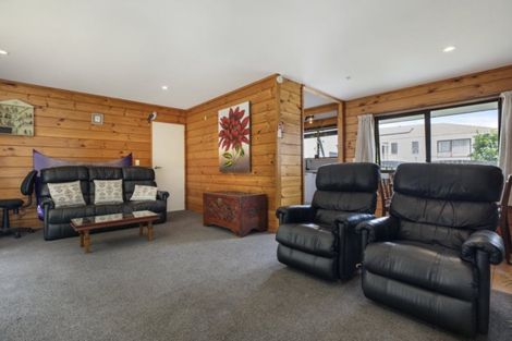 Photo of property in 150 Carnoustie Drive, Wattle Downs, Auckland, 2103