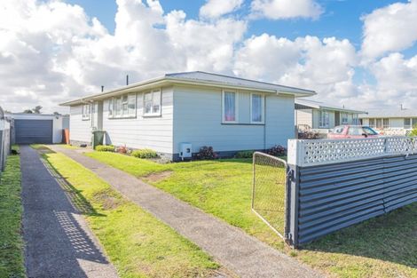 Photo of property in 53 Titoki Street, Castlecliff, Whanganui, 4501