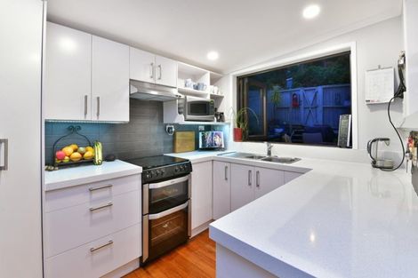 Photo of property in 504 Beach Road, Murrays Bay, Auckland, 0630