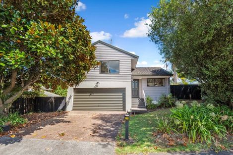 Photo of property in 1/42 Lexington Drive, Botany Downs, Auckland, 2010