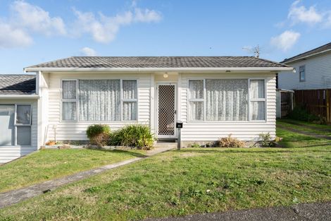 Photo of property in 1e Herewini Street, Titahi Bay, Porirua, 5022