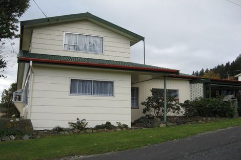 Photo of property in 3 Old Coach Road, Kaitangata, 9210
