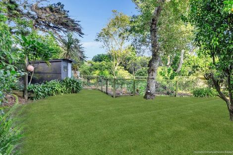 Photo of property in 27 Donnelly Street, Oakura, 4314