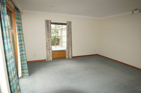 Photo of property in 1/5 Chateau Drive, Burnside, Christchurch, 8053