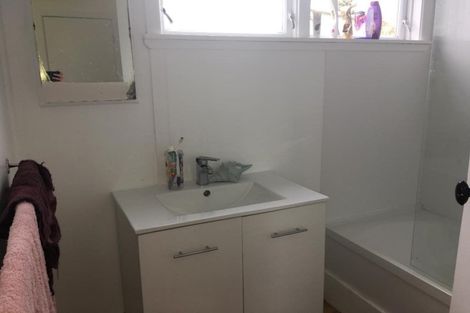 Photo of property in 1b Durham Street, Cannons Creek, Porirua, 5024