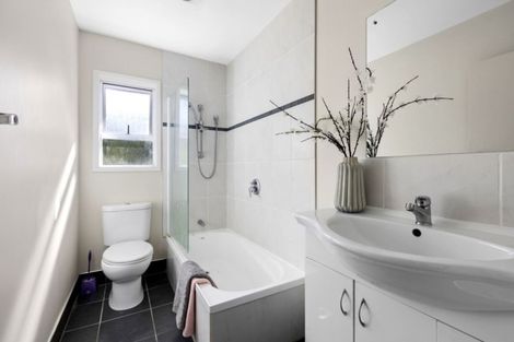 Photo of property in 4 Sudan Avenue, Milford, Auckland, 0620