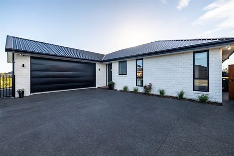 Photo of property in 48 Stationmasters Way, Prebbleton, 7604