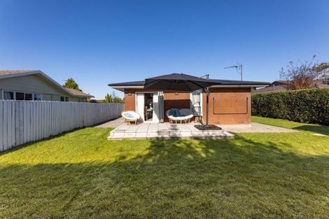 Photo of property in 21 La Perouse Place, Northcote, Christchurch, 8052