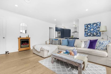 Photo of property in 16 Hinckley Court, Dannemora, Auckland, 2016