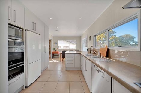 Photo of property in 10 Snowden Place, Opaheke, Papakura, 2113