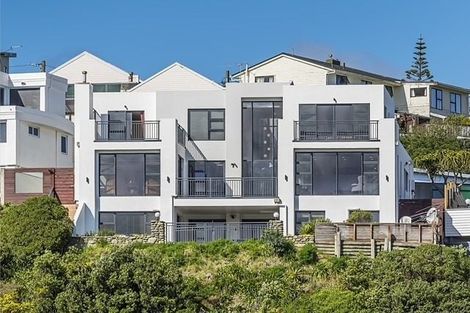 Photo of property in 8 Bunker Way, Strathmore Park, Wellington, 6022