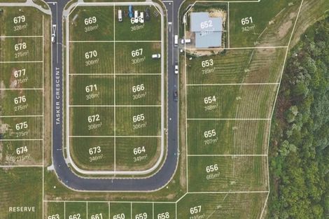 Photo of property in 37 Tasker Crescent, Pyes Pa, 3112