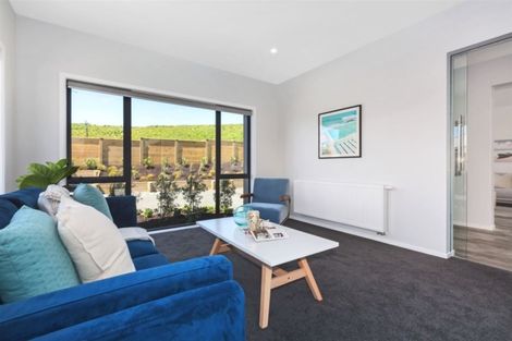 Photo of property in 55 Queen Charlotte Drive, Aotea, Porirua, 5024