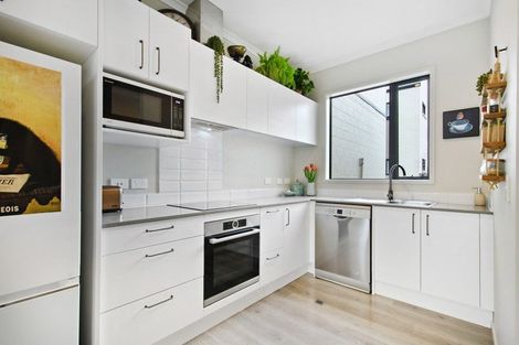 Photo of property in 7 Glidepath Road, Hobsonville, Auckland, 0616