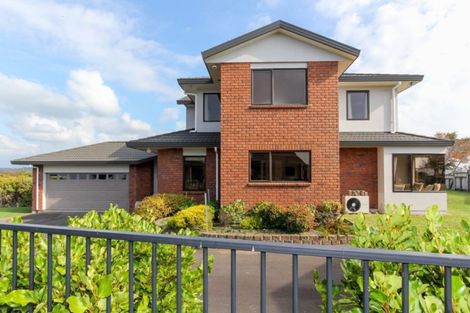 Photo of property in 7 Sandel Rise, Merrilands, New Plymouth, 4312