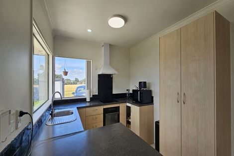 Photo of property in 28 Robert Ross Place, Clendon Park, Auckland, 2103