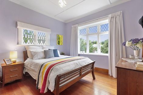 Photo of property in 11 Tio Tio Road, Miramar, Wellington, 6022