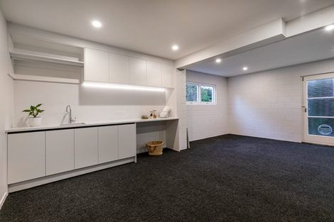 Photo of property in 4 Kerrymaria Place, Hillcrest, Auckland, 0627